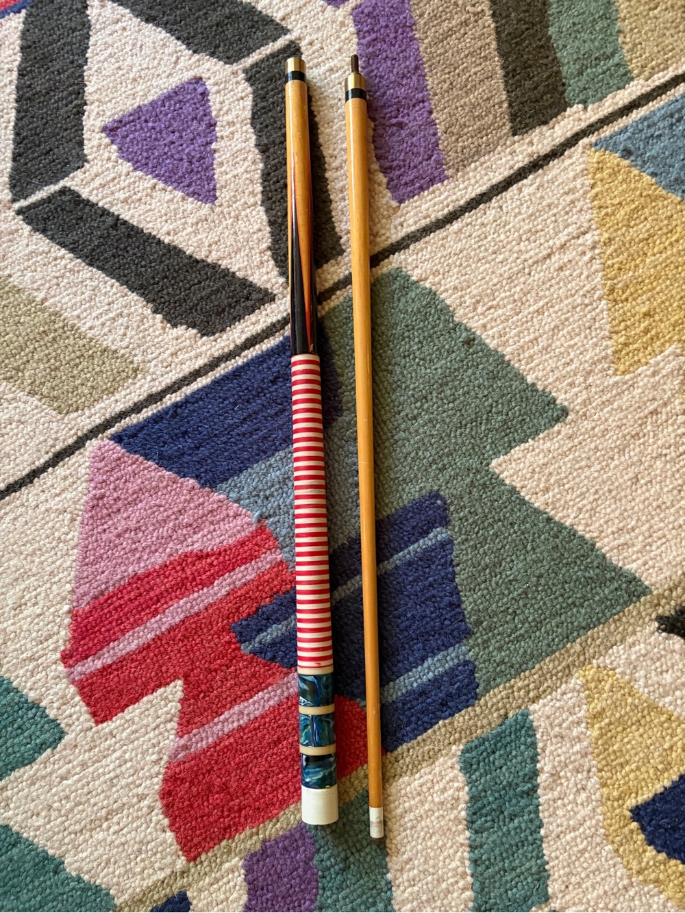 Vintage pool cue stick and carrying case 17 oz. Red white and blue. Billiards. - Picture 3 of 8